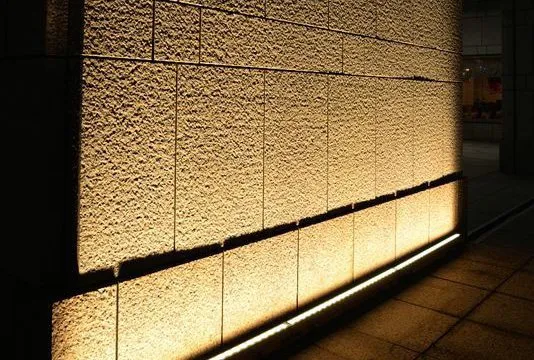 Application example: stone wall grazed from below