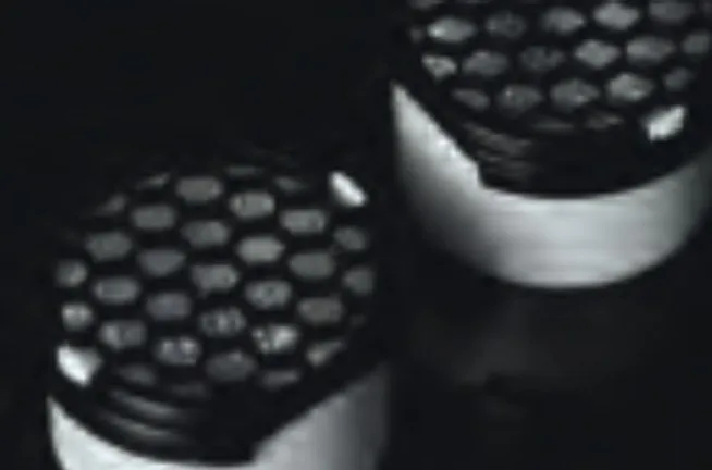 80 mm profile with anti-glare lens