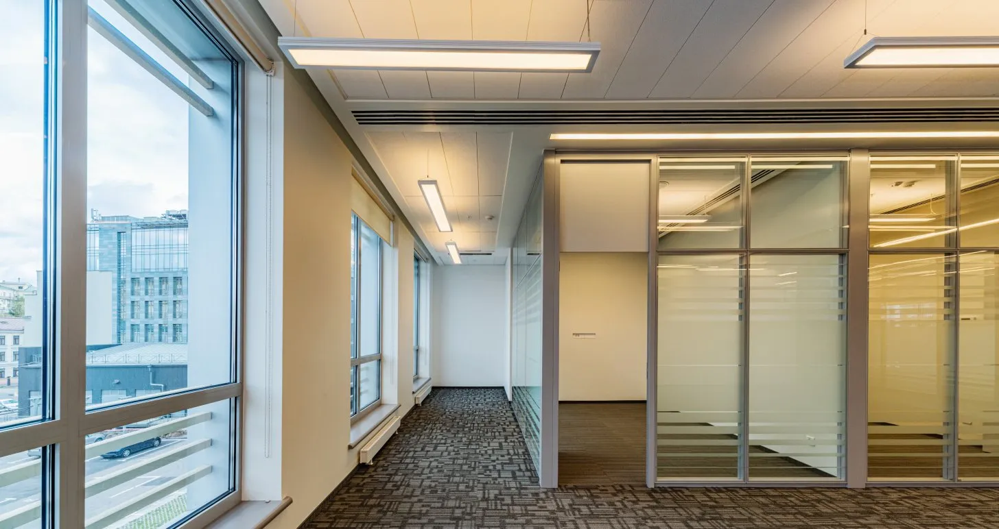 Up/down pendants along an office corridor (application example)